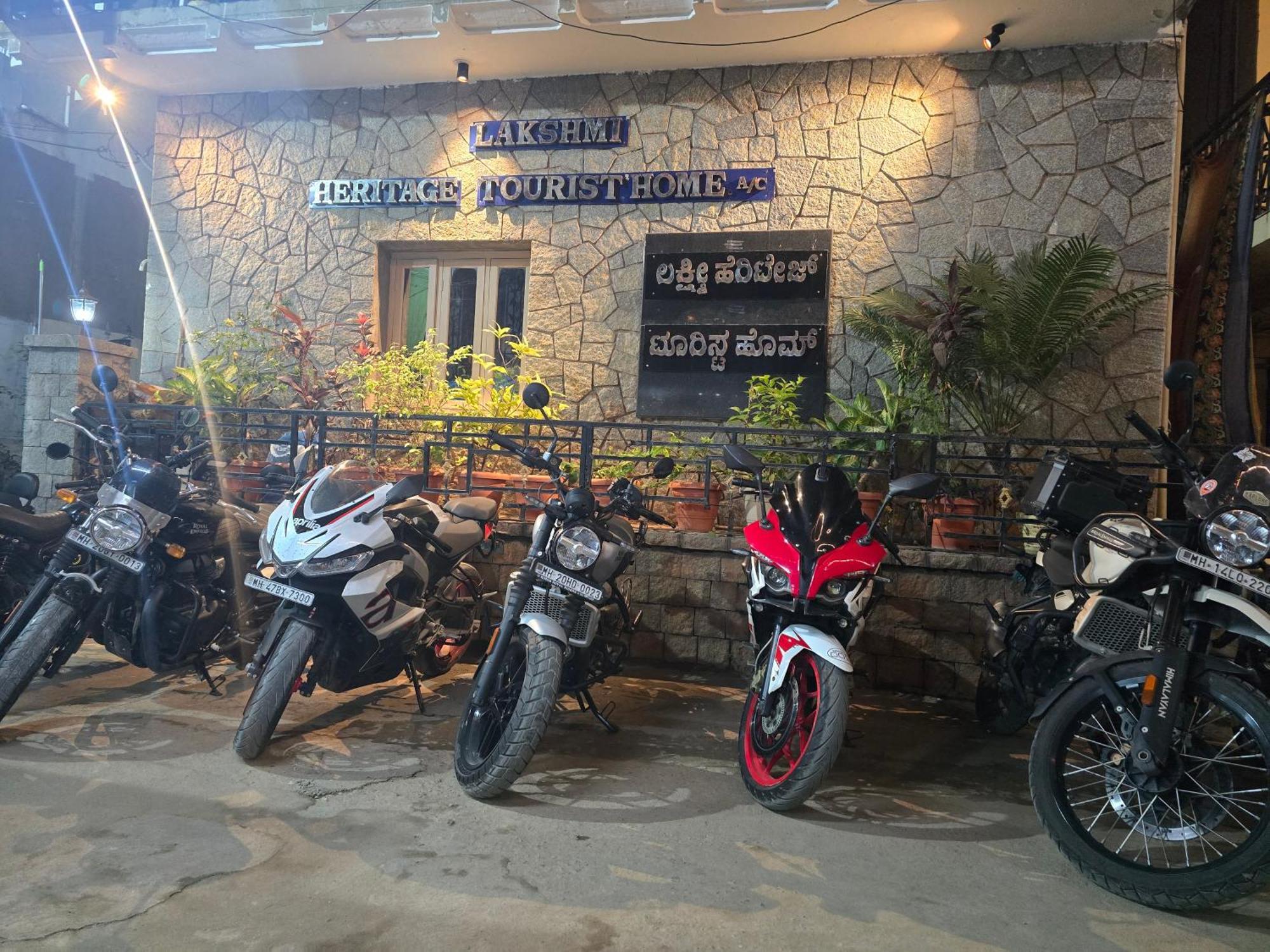 Lakshmi Heritage Tourist Home Hampi Ngoại thất bức ảnh