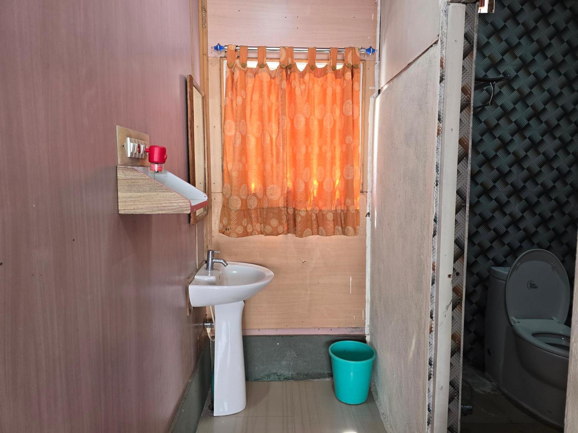 Lakshmi Heritage Tourist Home Hampi Phòng bức ảnh